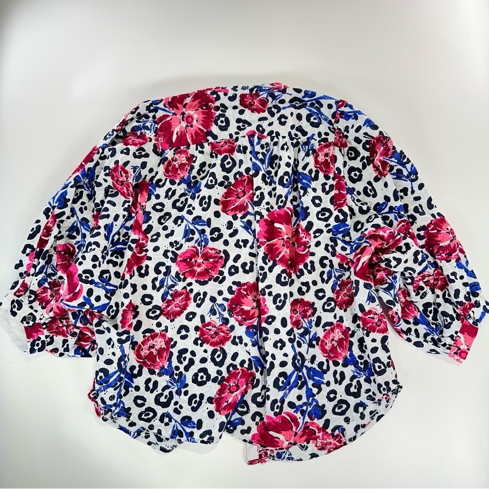 Ariat women’s eyelet blouse bold floral and animal print oversized size small - Picture 4 of 12